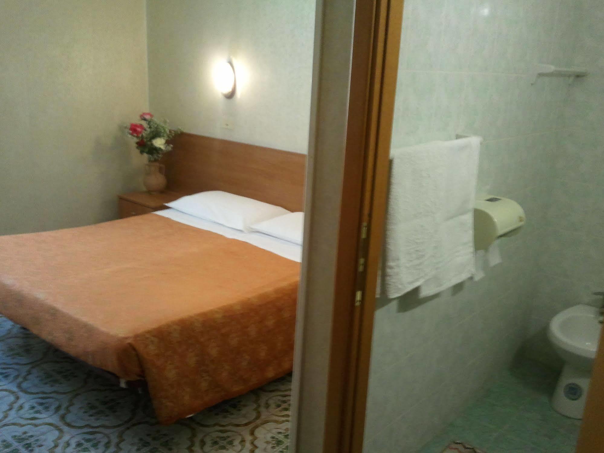 Hotel Cathrine 2*