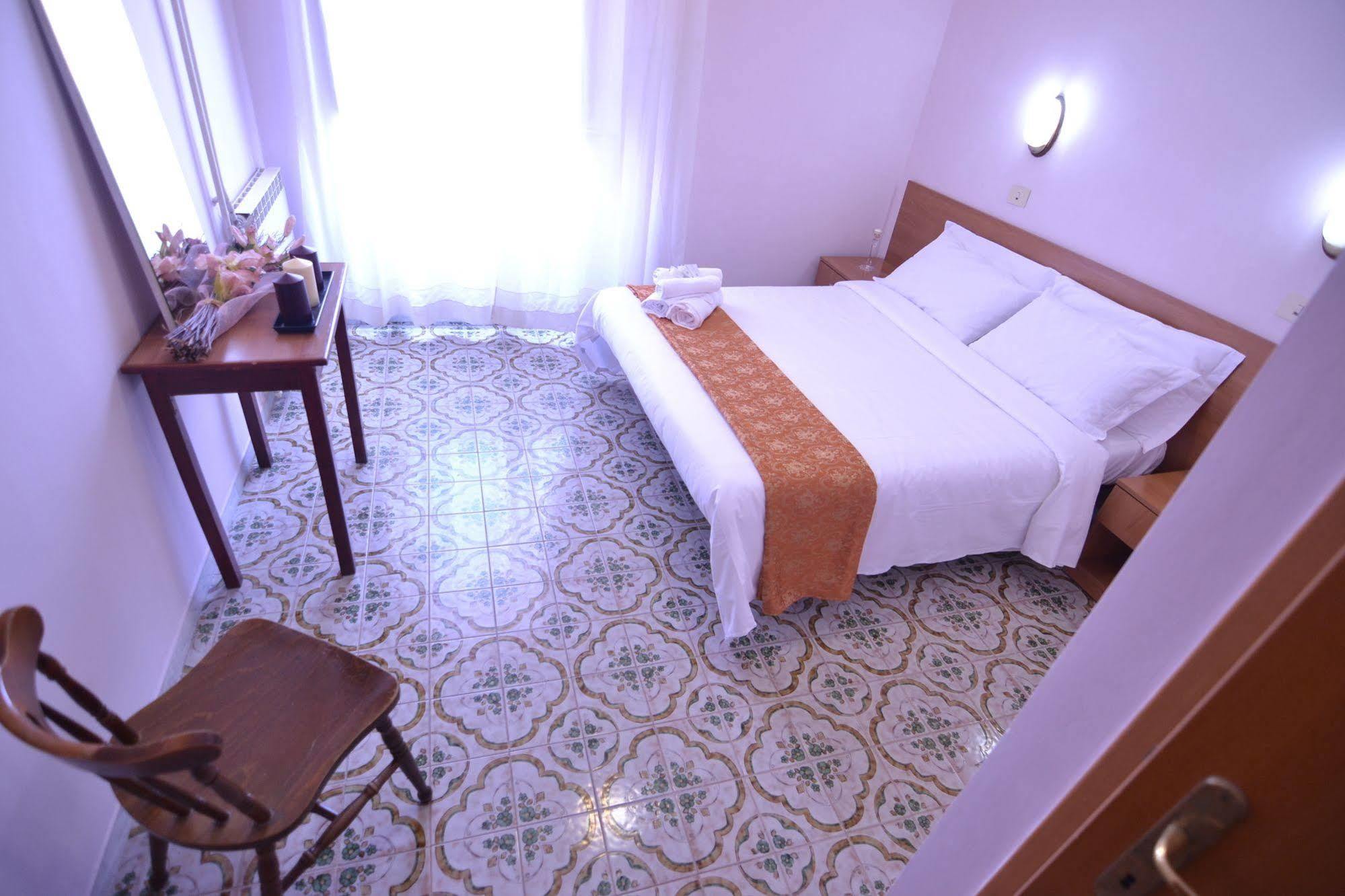Hotel Cathrine 2*
