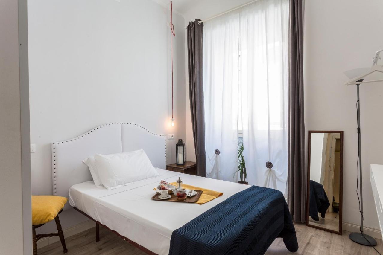 Cathrine Hotel 2*