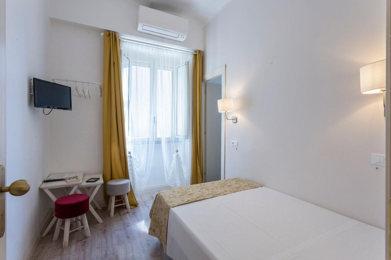 Cathrine Hotel 2*